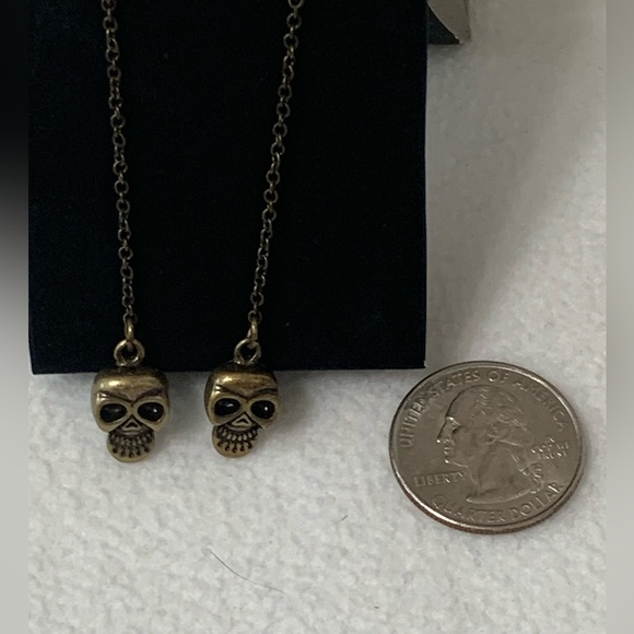 AVON 2012 HALLOWEEN SKULL EARRINGS - Picture 4 of 5